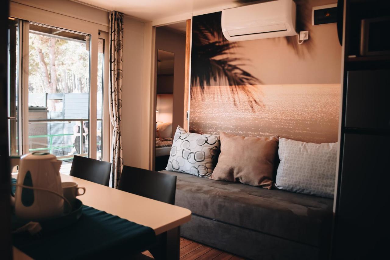 Mobile Home Peponi Del Mar, Camping Porton Biondi Rovinj Exterior photo